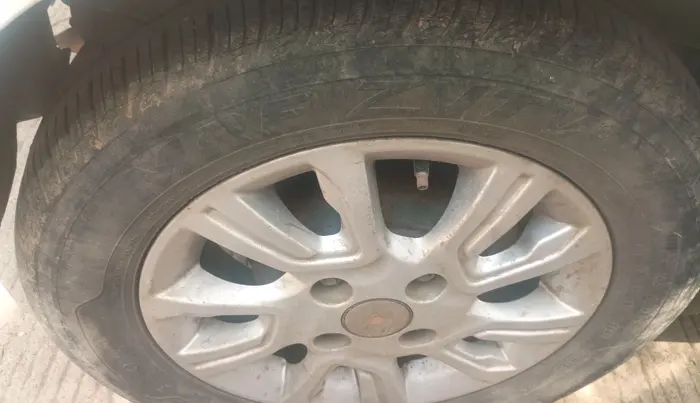 2018 Tata Tiago XZ PETROL, Petrol, Manual, 1,46,087 km, tyre