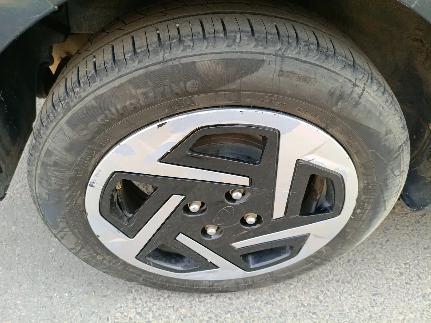 2023 Hyundai GRAND I10 NIOS SPORTZ 1.2 KAPPA VTVT CNG, CNG, Manual, 66,302 km, tyre
