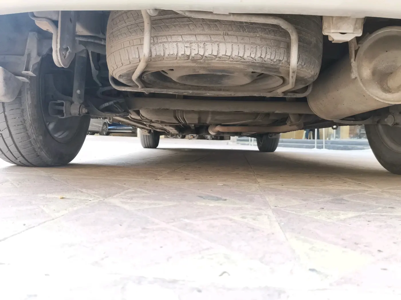 2013 Maruti Ertiga VXI CNG, CNG, Manual, 1,92,034 km, tyre