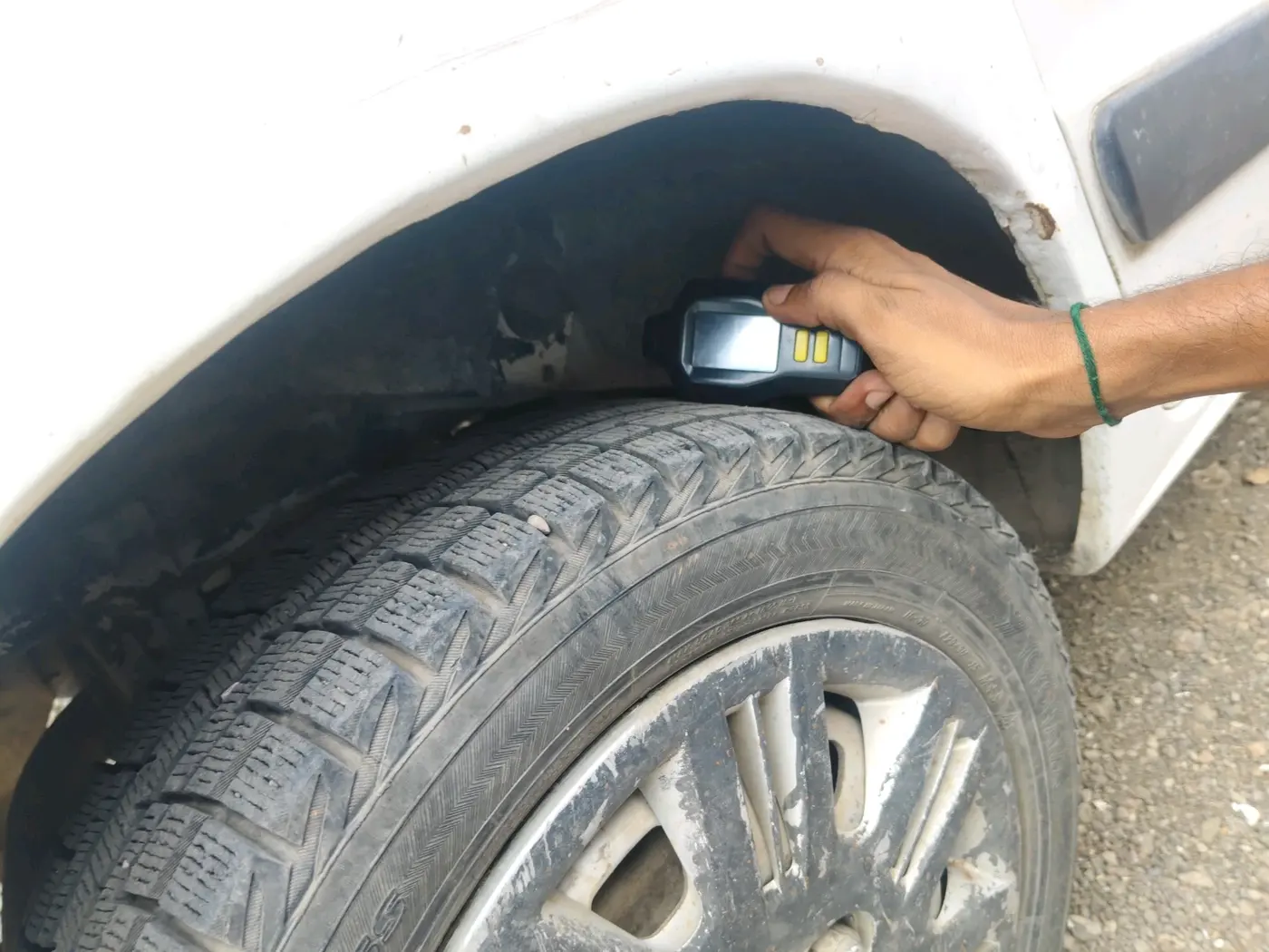 2012 Hyundai Santro Xing GLS, CNG, Manual, 1,74,912 km, tyre
