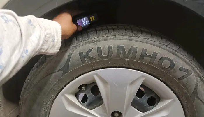 2018 Hyundai Creta E PLUS 1.6 PETROL, Petrol, Manual, 27,950 km, tyre