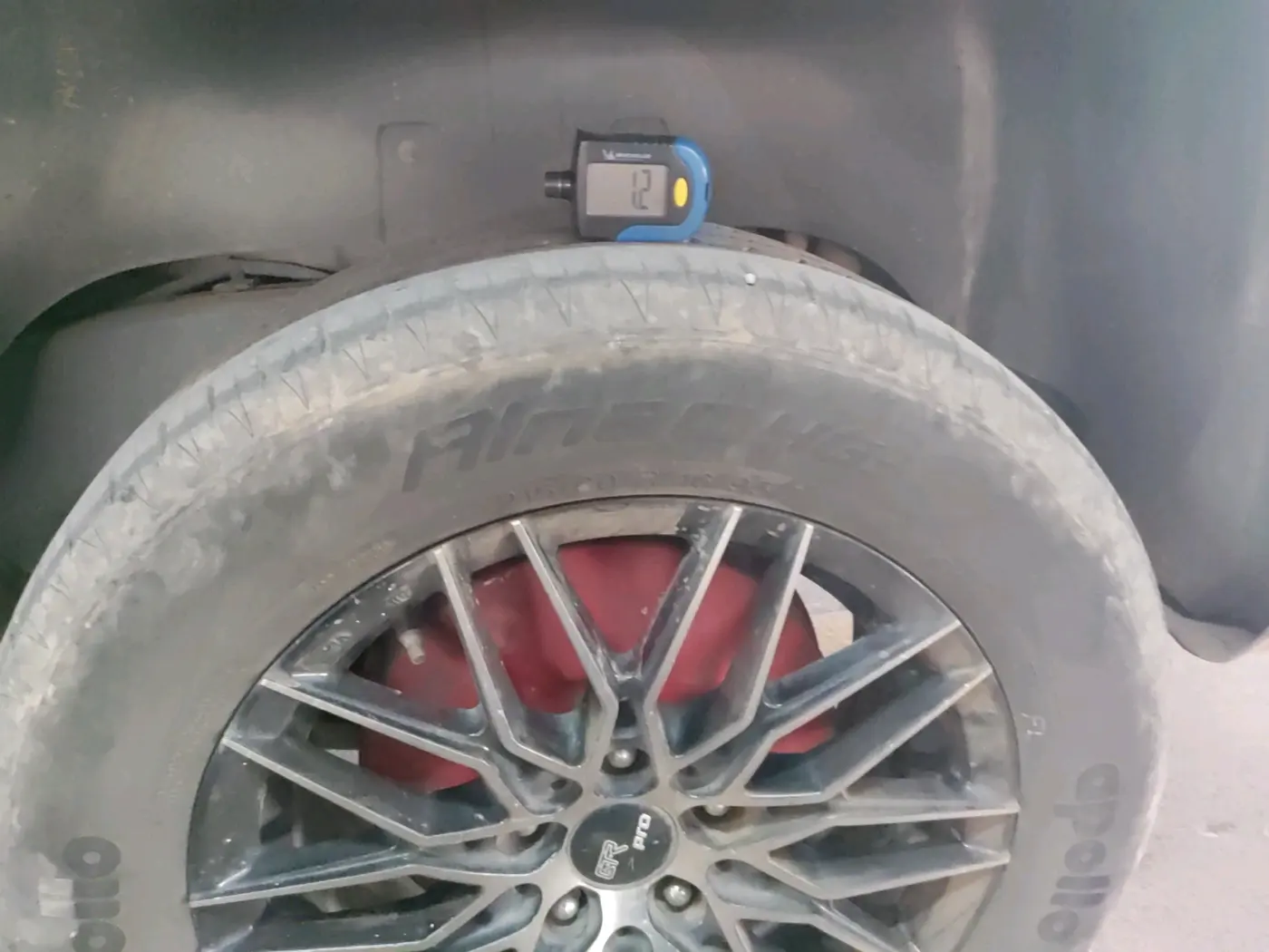 2016 Mahindra TUV300 T8, Diesel, Manual, 2,35,899 km, tyre