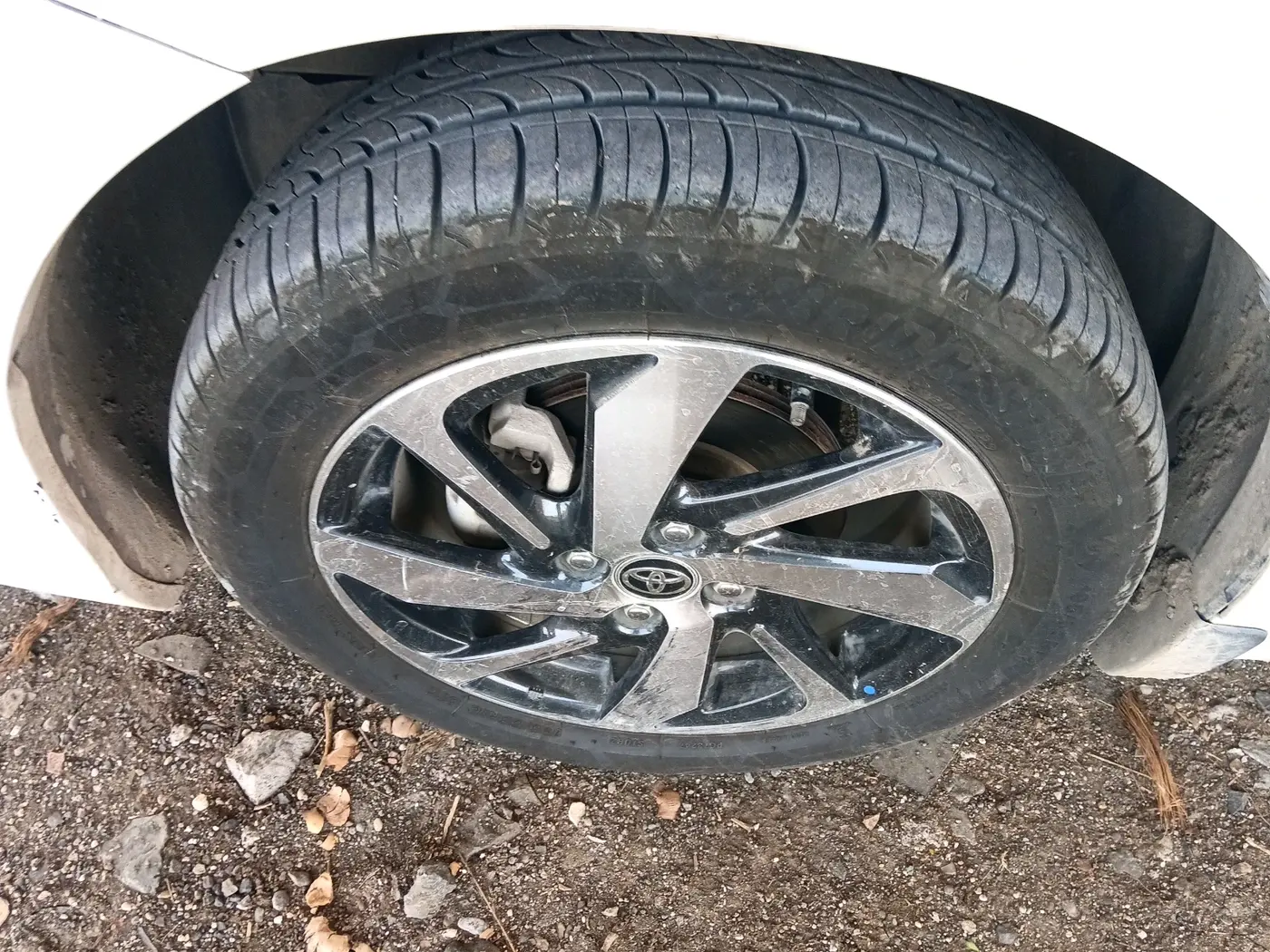 2024 Toyota Glanza G E-CNG, CNG, Manual, 43,500 km, tyre