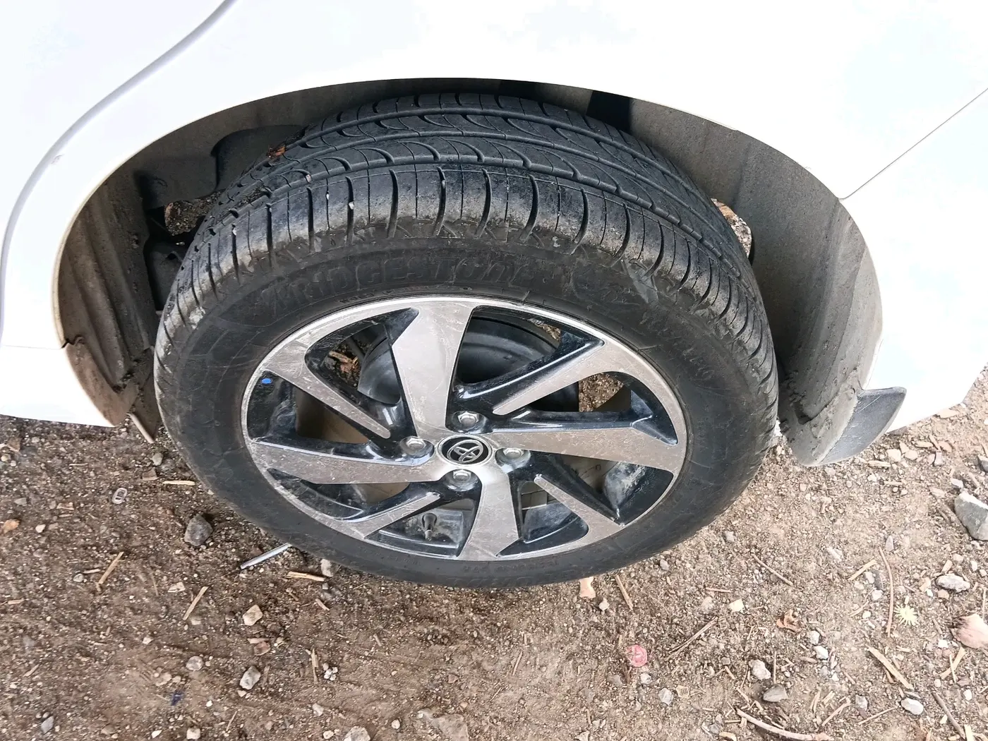 2024 Toyota Glanza G E-CNG, CNG, Manual, 43,500 km, tyre