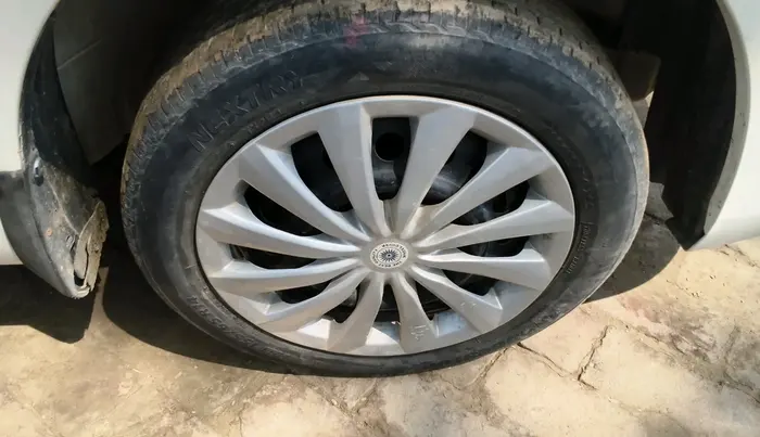 2016 Maruti Wagon R 1.0 VXI, Petrol, Manual, 43,219 km, tyre