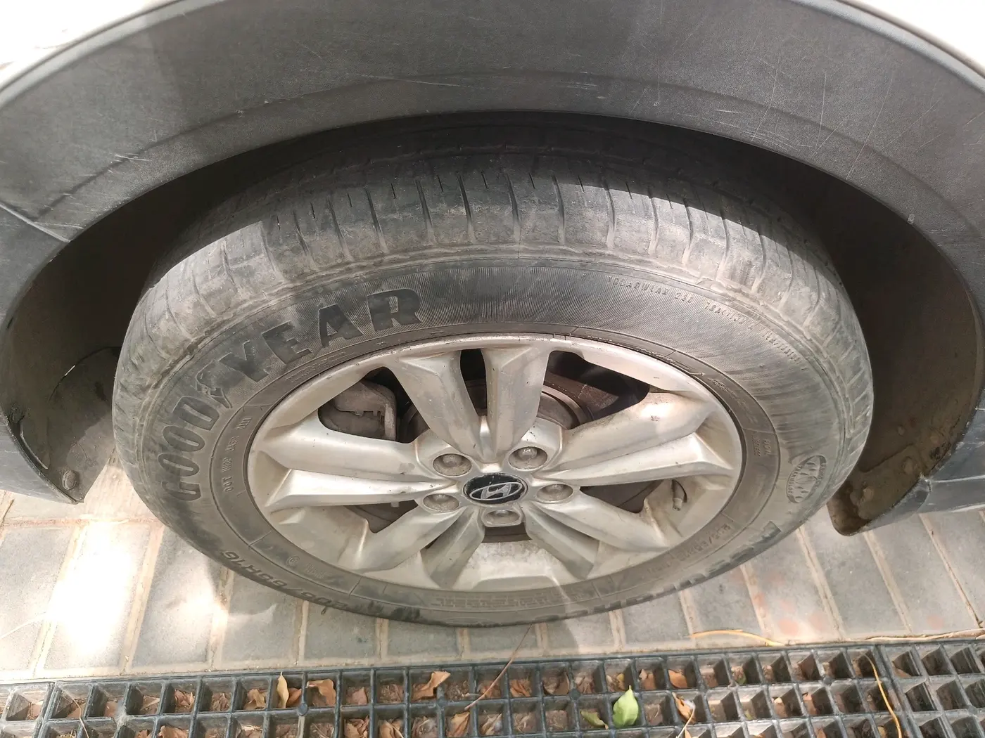 2015 Hyundai Creta SX 1.6 DIESEL, Diesel, Manual, 1,78,672 km, tyre