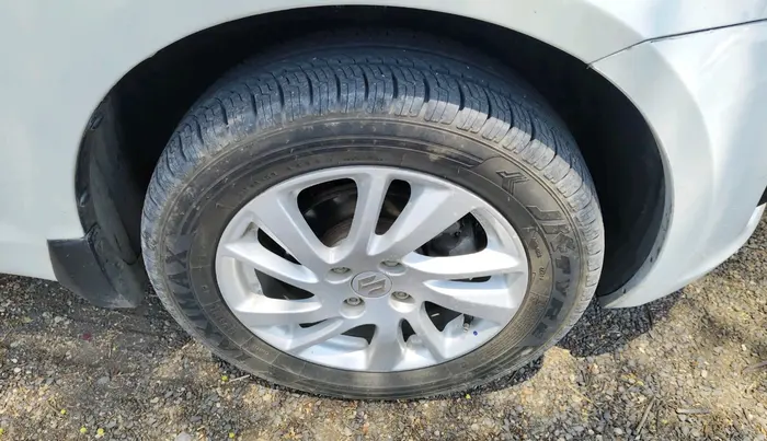 2013 Maruti Swift ZXI, Petrol, Manual, 66,567 km, tyre
