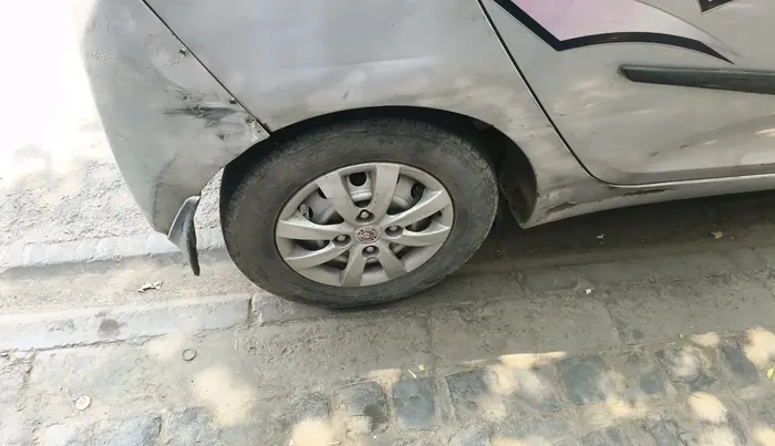 2012 Hyundai Eon ERA +, Petrol, Manual, 90,563 km, tyre