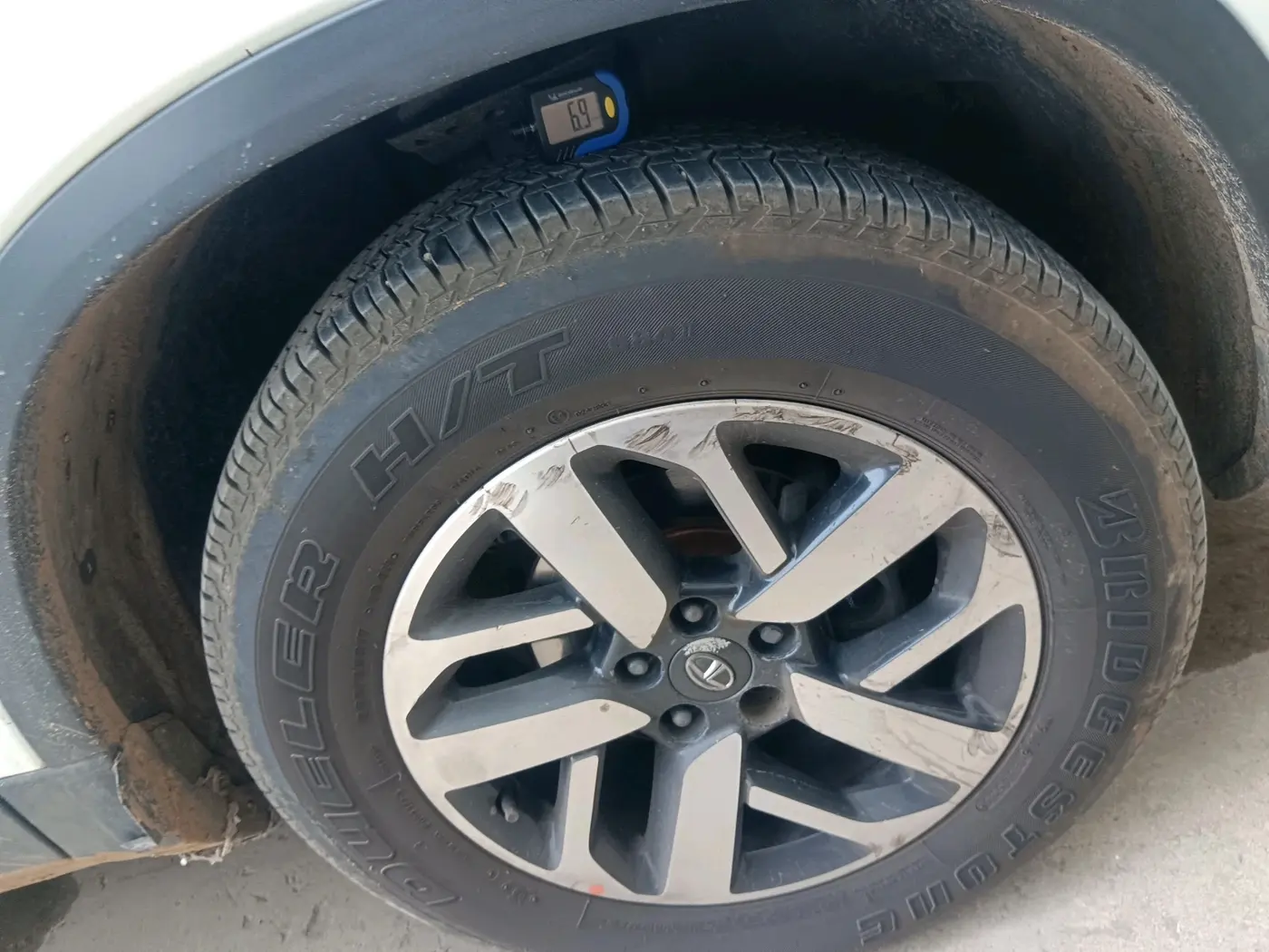 2021 Tata Harrier XZ PLUS 2.0L DUAL TONE, Diesel, Manual, 2,10,869 km, tyre