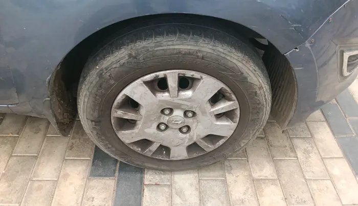 2013 Hyundai i20 MAGNA 1.2, CNG, Manual, 1,40,057 km, tyre