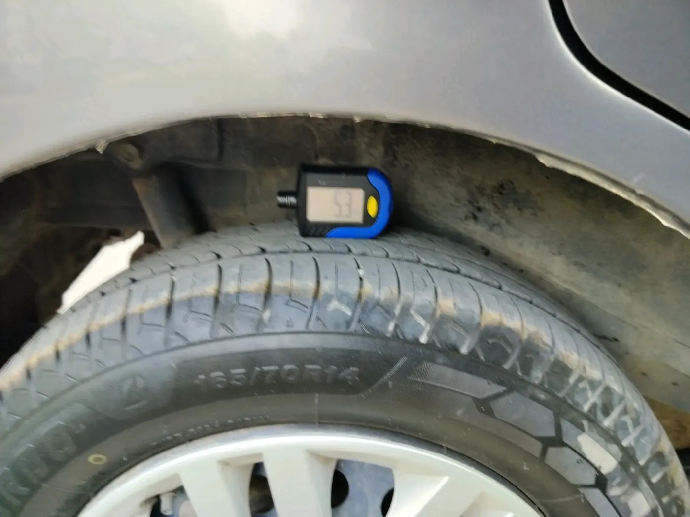 2013 Maruti Wagon R 1.0 VXI, Petrol, Manual, 93,706 km, tyre