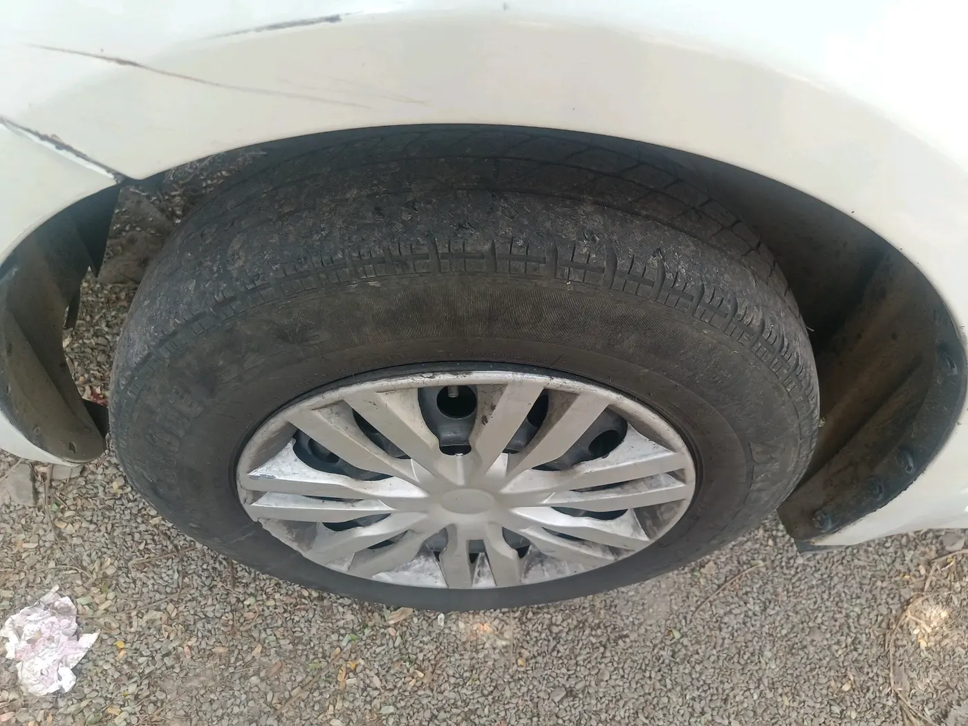2010 Maruti Swift VDI, Diesel, Manual, 2,41,390 km, tyre
