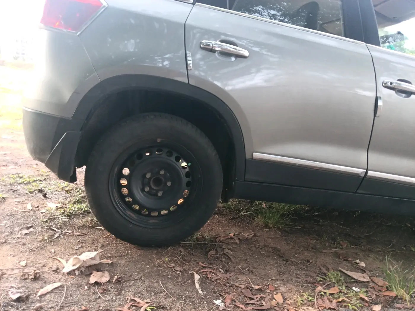 2016 Maruti Vitara Brezza VDI, Diesel, Manual, 1,72,903 km, tyre