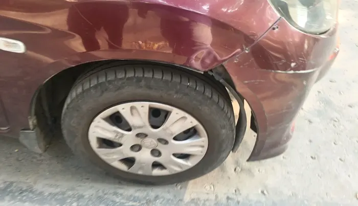 2014 Honda Amaze 1.2L I-VTEC S, Petrol, Manual, 1,12,860 km, tyre