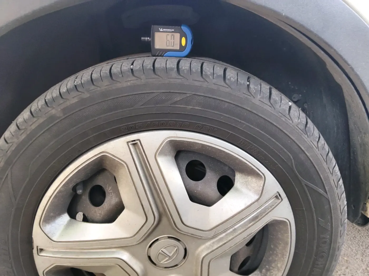 2021 Tata NEXON XMA SUNROOF DIESEL, Diesel, Automatic, 2,14,454 km, tyre