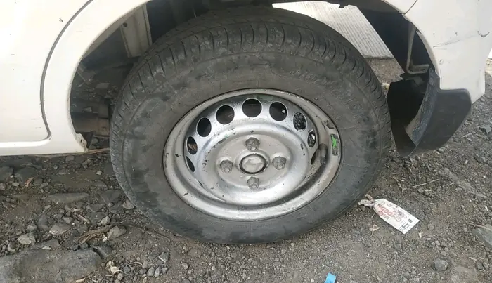 2016 Maruti Alto 800 LXI CNG, CNG, Manual, 1,32,031 km, tyre