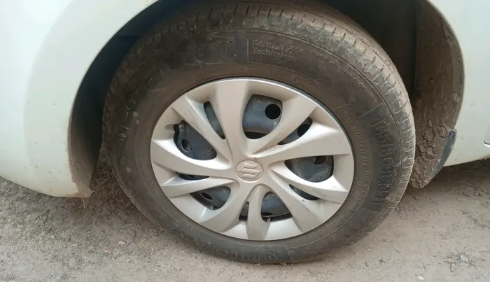 2022 Maruti Swift VXI, Petrol, Manual, 59,298 km, tyre
