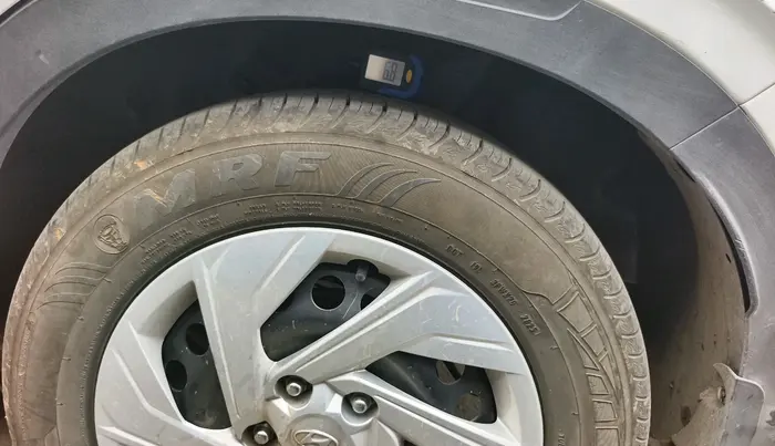2021 Hyundai VENUE S 1.2, CNG, Manual, 51,387 km, tyre