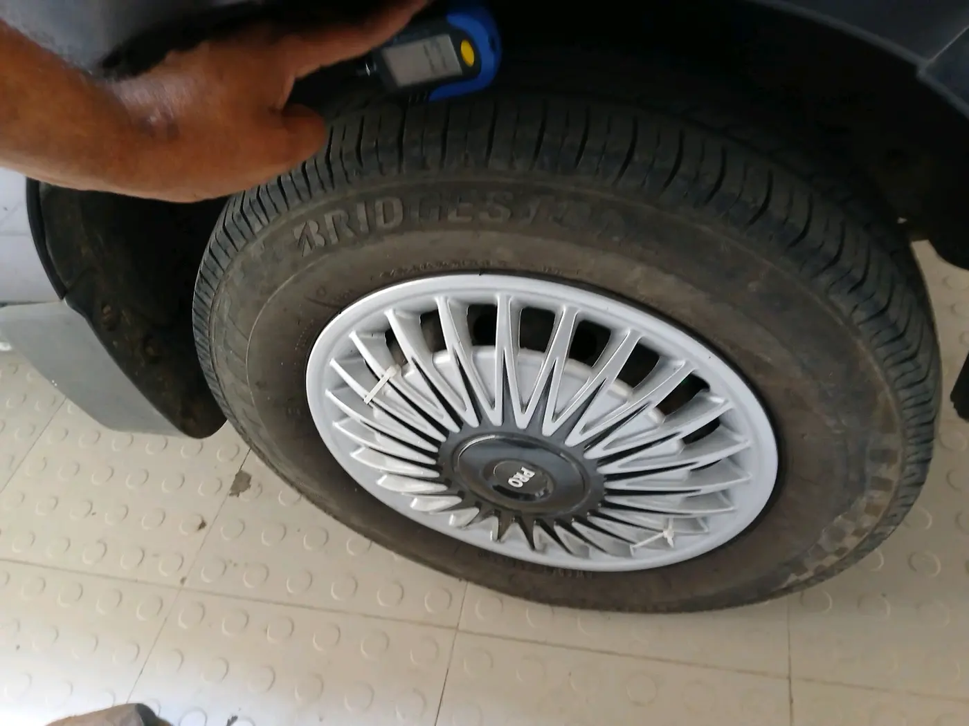 2013 Maruti Alto 800 LXI, Petrol, Manual, 1,21,402 km, tyre
