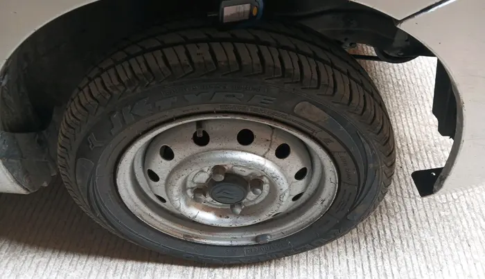 2015 Maruti Wagon R 1.0 LXI CNG, CNG, Manual, 1,09,533 km, tyre