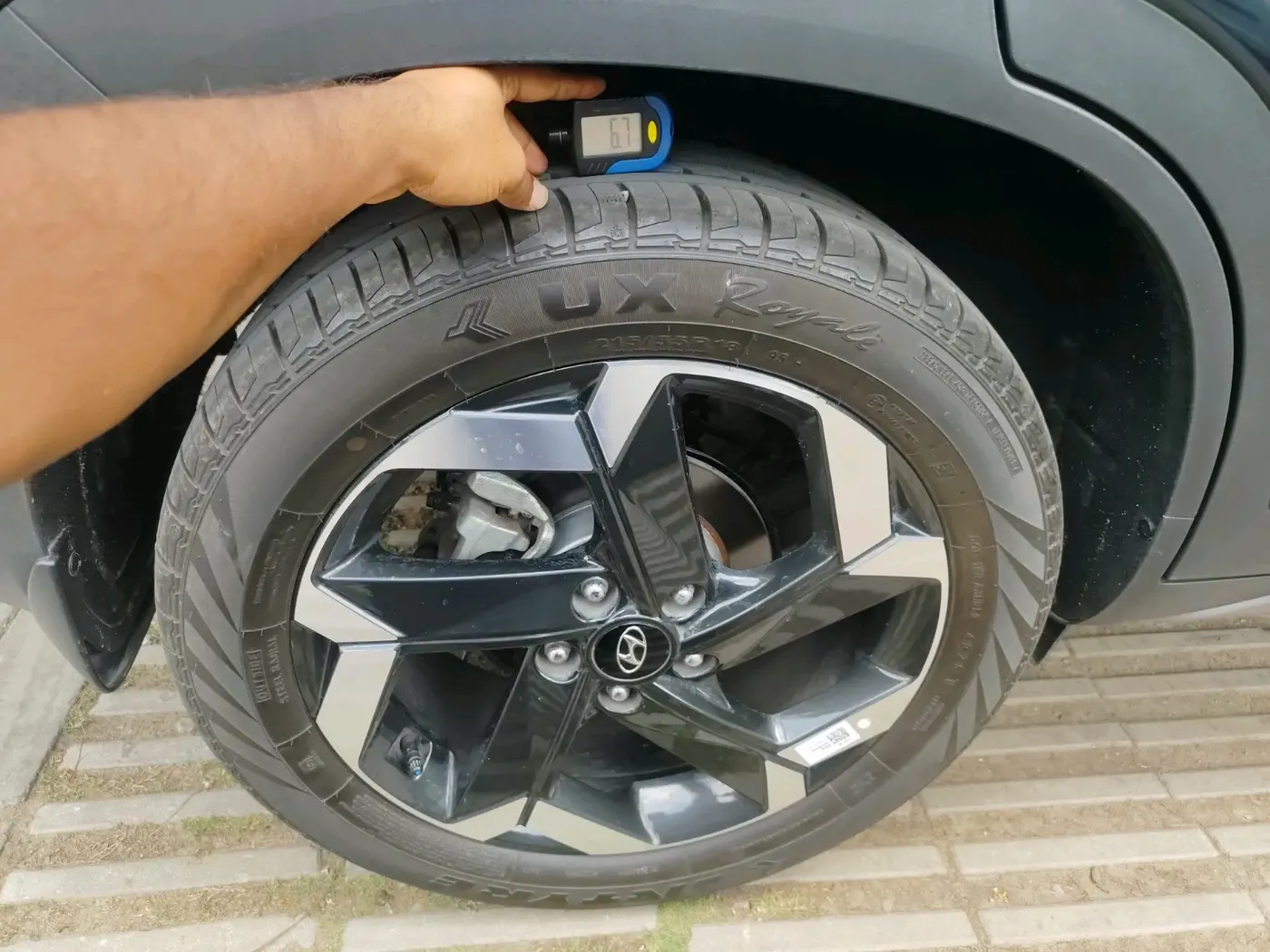 2025 Hyundai Creta King Edition 1.5L MPI IVT, Petrol, Automatic, 3,311 km, tyre