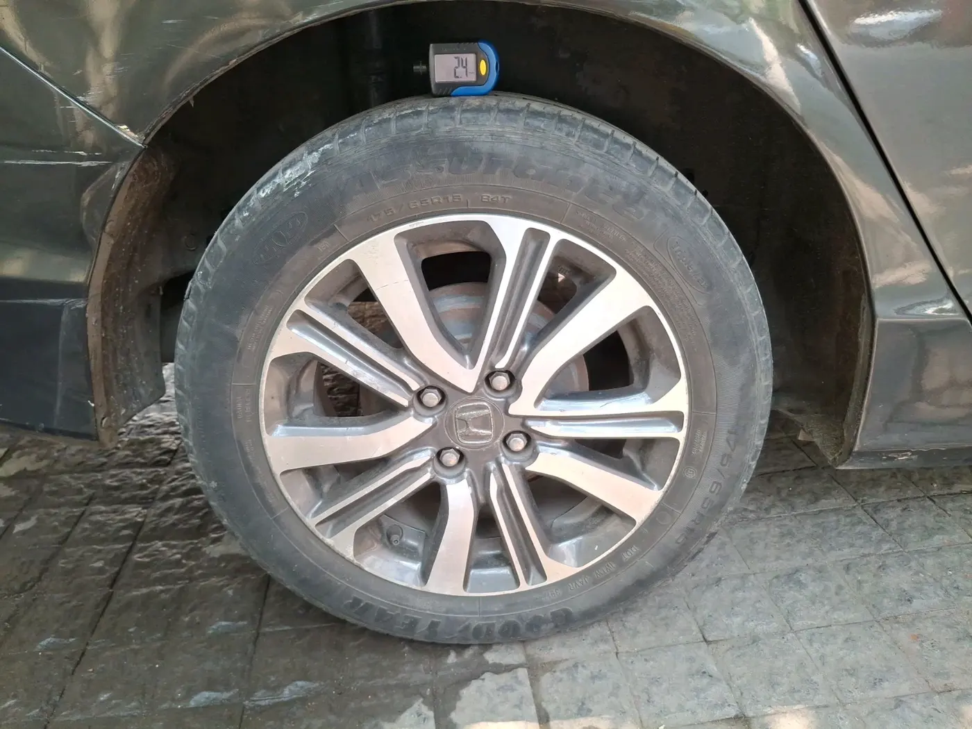 2017 Honda City 1.5L I-DTEC V, Diesel, Manual, 57,613 km, tyre