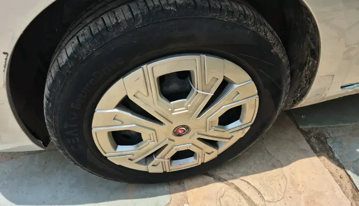 2017 Maruti Ertiga VDI SHVS, Diesel, Manual, 1,11,960 km, tyre