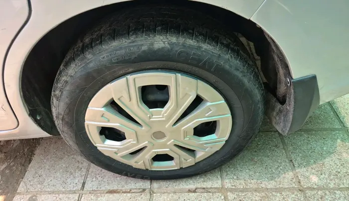 2017 Maruti Ertiga VDI SHVS, Diesel, Manual, 1,11,960 km, tyre