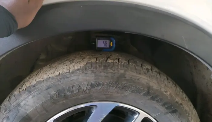 2023 Mahindra XUV300 W8 (O) 1.2 PETROL AMT, Petrol, Automatic, 16,526 km, tyre