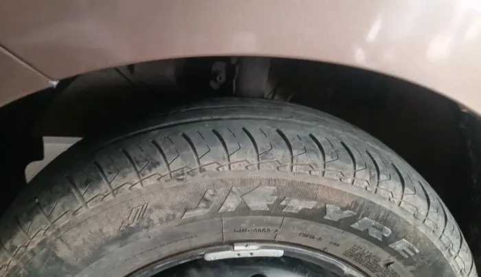 2018 Maruti Dzire VXI AMT, Petrol, Automatic, 80,861 km, tyre