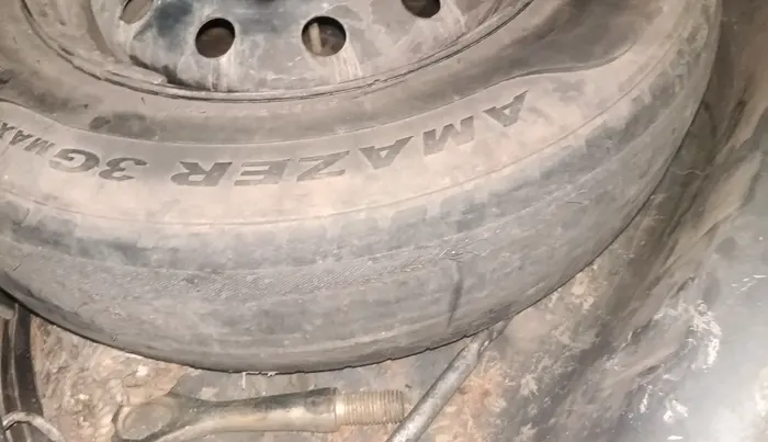 2018 Maruti Dzire VXI AMT, Petrol, Automatic, 80,861 km, tyre