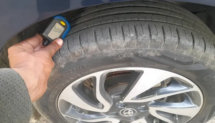 2019 Toyota Glanza G, Petrol, Manual, 1,04,401 km, tyre