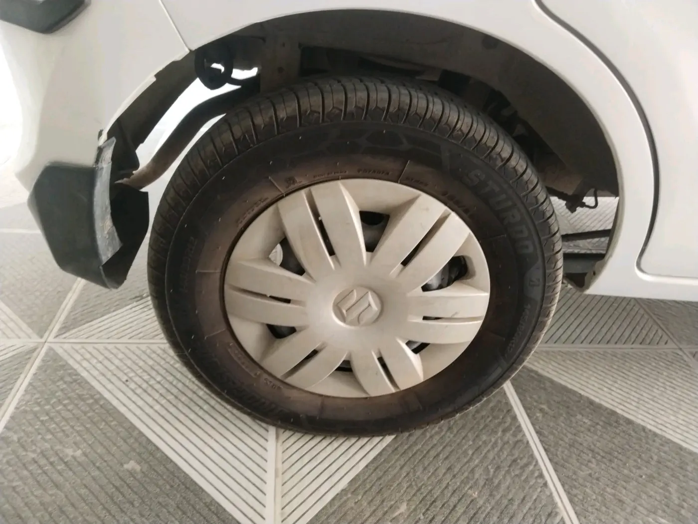 2013 Maruti Alto 800 LXI, Petrol, Manual, 33,071 km, tyre