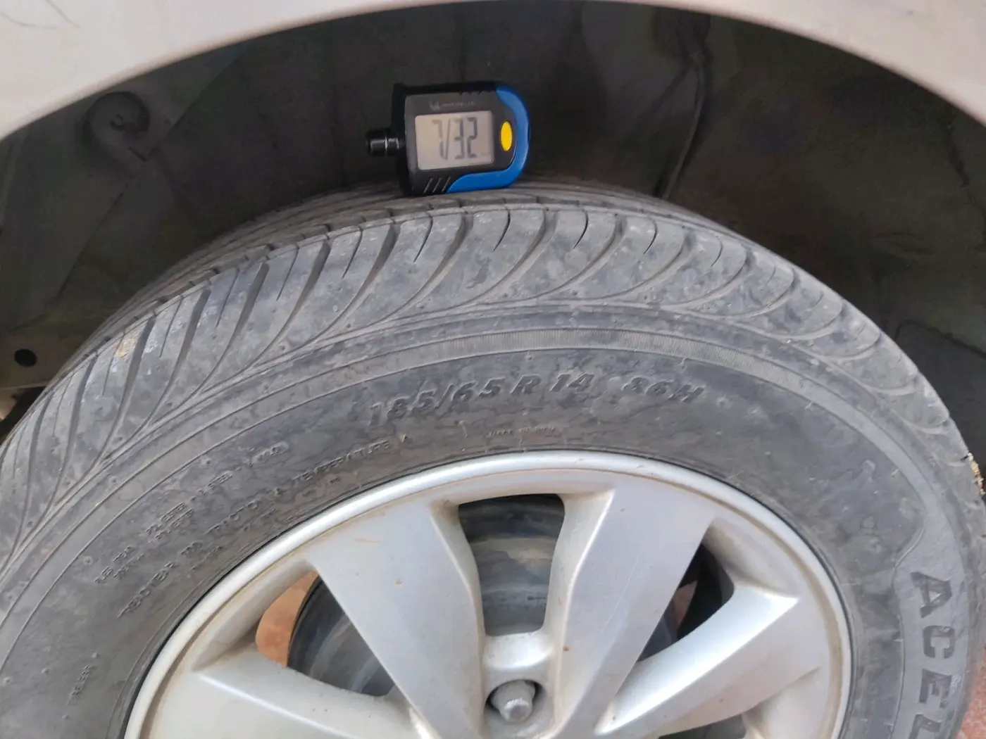 2013 Hyundai i20 SPORTZ 1.2, Petrol, Manual, 65,868 km, tyre