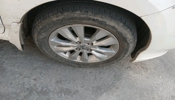 2012 Honda City 1.5L I-VTEC V MT, Petrol, Manual, 2,12,403 km, tyre