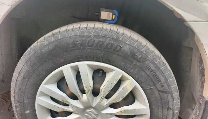 2017 Maruti Dzire VXI, CNG, Manual, 1,38,227 km, tyre