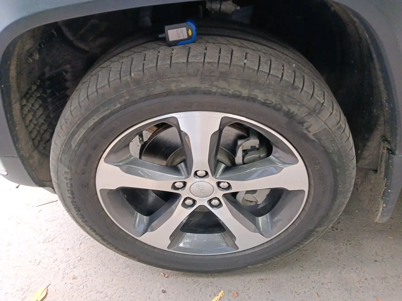 2024 Jeep GRAND CHEROKEE LIMITED (O) 4X4 AT, Petrol, Automatic, 20,463 km, tyre