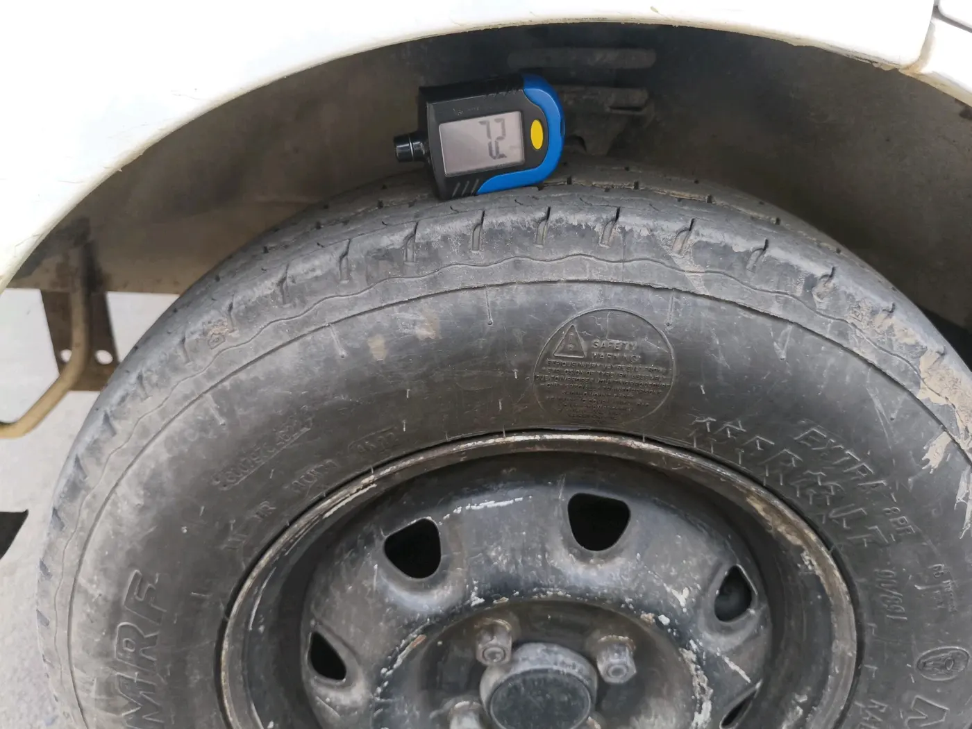 2012 Maruti Eeco 7 STR, CNG, Manual, 95,920 km, tyre