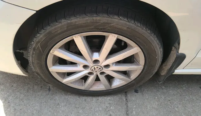 2018 Volkswagen Vento HIGHLINE PLUS 1.5 AT 16 ALLOY, Diesel, Automatic, 2,02,843 km, tyre
