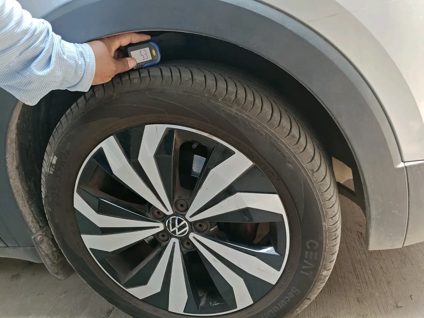 2025 Volkswagen TAIGUN GT PLUS 1.5 TSI DSG, Petrol, Automatic, 13,973 km, tyre