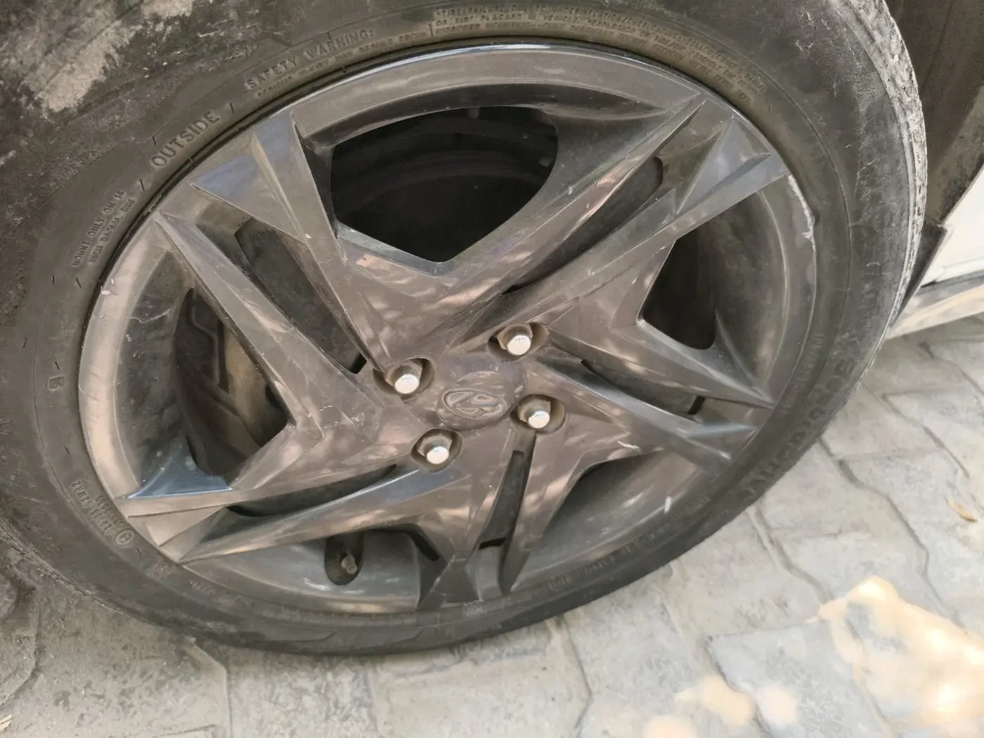 2022 Hyundai NEW I20 SPORTZ 1.2 MT, Petrol, Manual, 44,096 km, tyre
