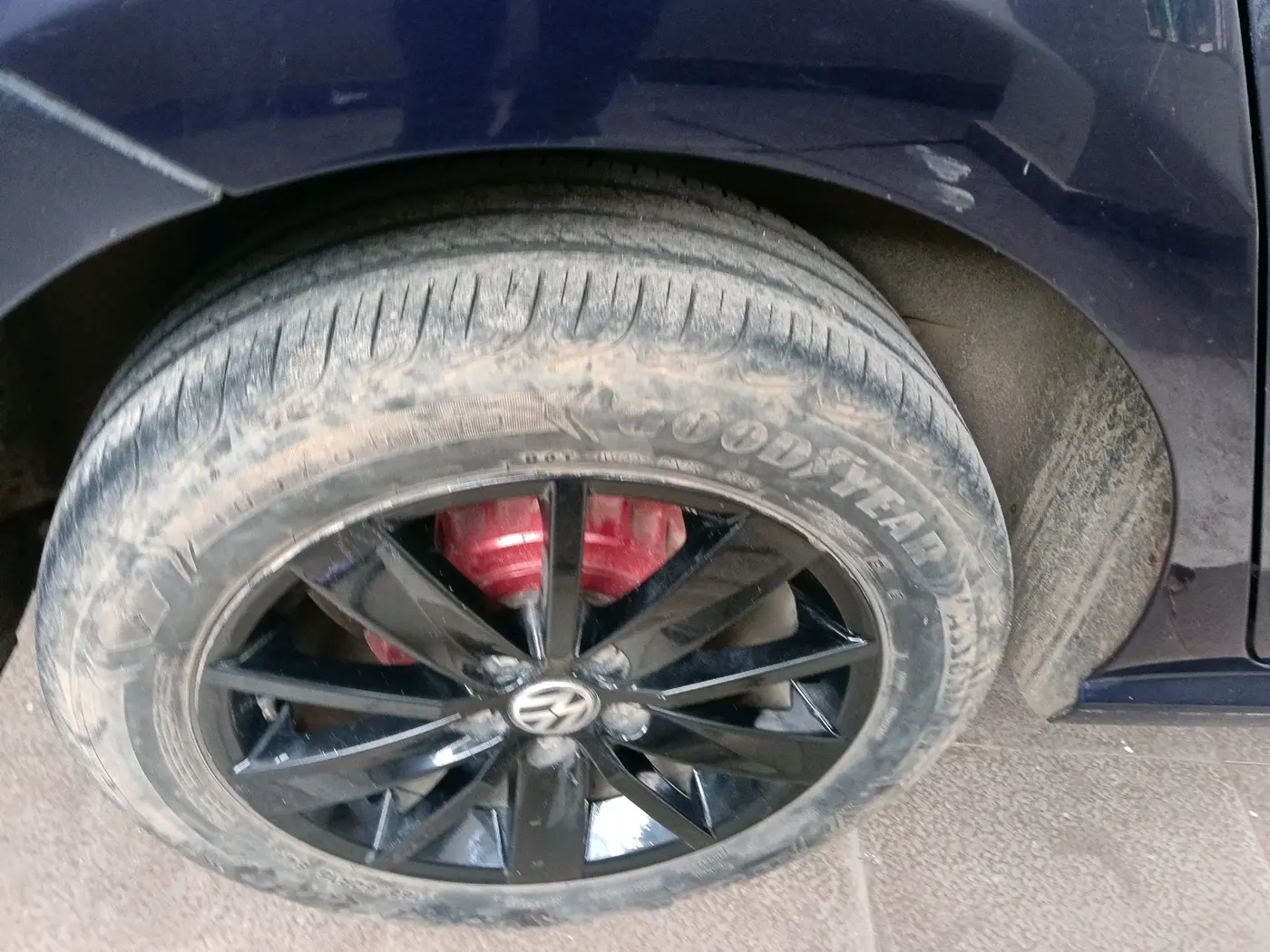 2015 Volkswagen Polo HIGHLINE1.2L, Petrol, Manual, 55,756 km, tyre