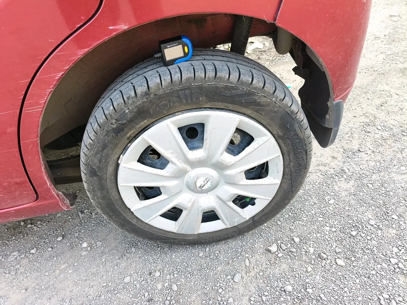 2016 Maruti Wagon R 1.0 VXI AMT, Petrol, Automatic, 33,645 km, tyre