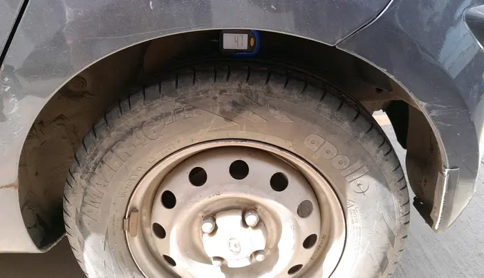 2013 Hyundai i10 ERA 1.1, Petrol, Manual, 88,820 km, tyre