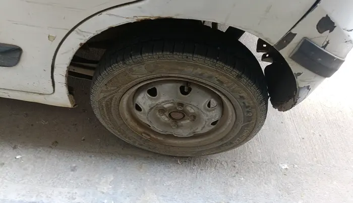 2013 Maruti Wagon R 1.0 LXI CNG, CNG, Manual, 1,13,290 km, tyre