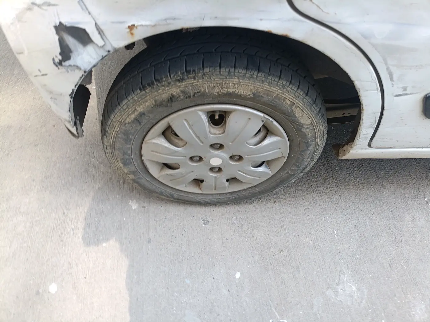 2013 Maruti Wagon R 1.0 LXI CNG, CNG, Manual, 1,13,290 km, tyre