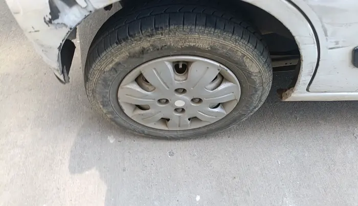 2013 Maruti Wagon R 1.0 LXI CNG, CNG, Manual, 1,13,290 km, tyre