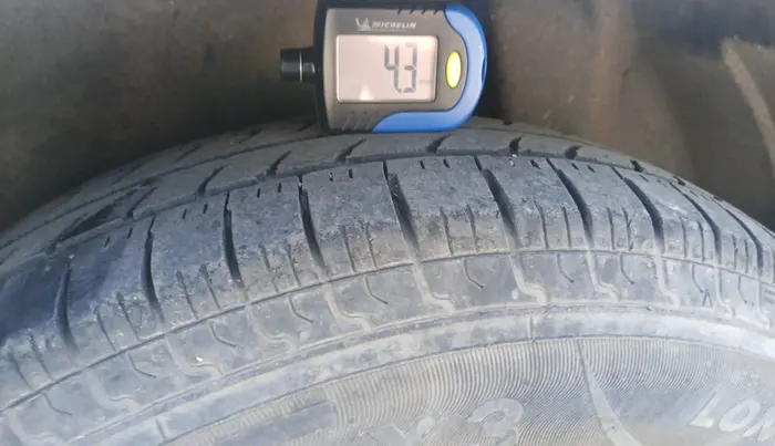 2012 Maruti Ritz VDI, Diesel, Manual, 1,40,817 km, tyre