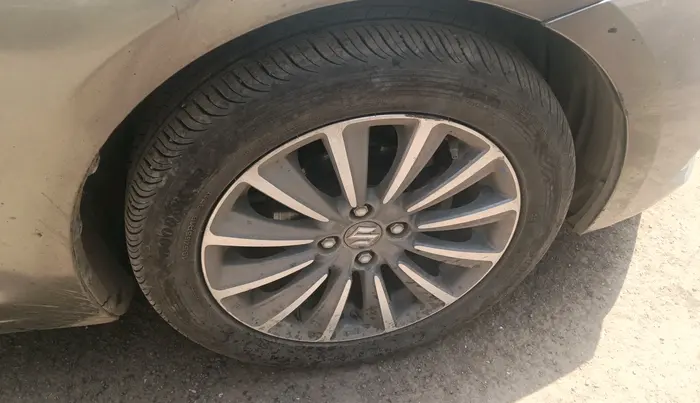 2021 Maruti Ciaz ALPHA  AT 1.5 SHVS PETROL, Petrol, Automatic, 65,772 km, tyre