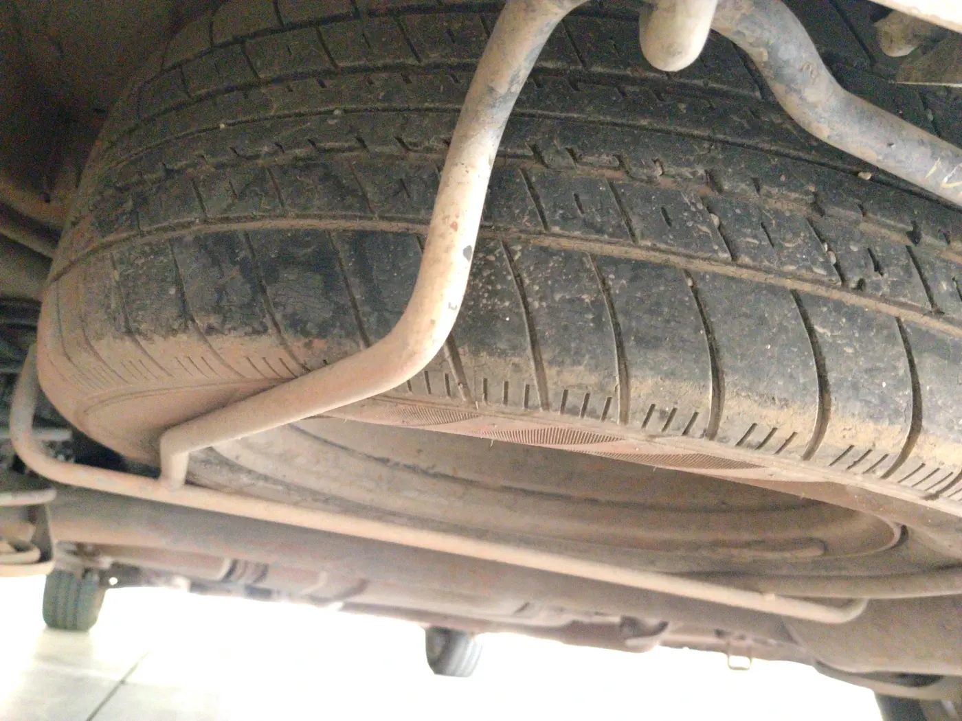 2015 Maruti Ertiga VXI, Petrol, Manual, 79,688 km, tyre